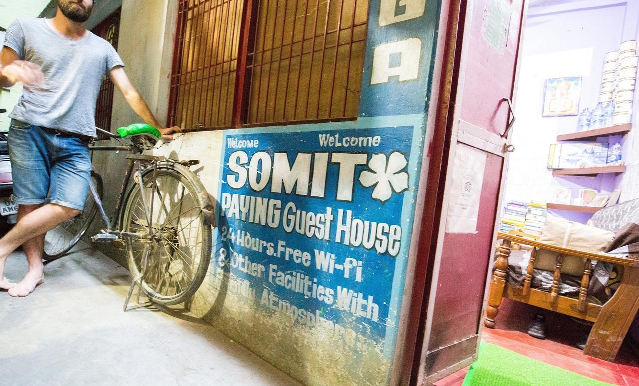 Somit Paying Guest House Varanasi Eksteriør billede